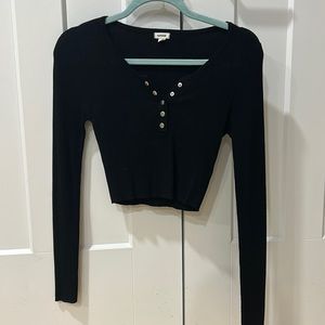 Black long sleeved crop top